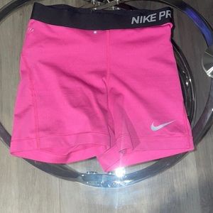 Nike pro 5